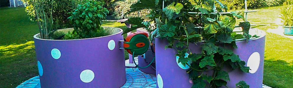 Hochbeet lila Punkte Gartengestaltung Garten Deko individuell GFK hoch niedrig